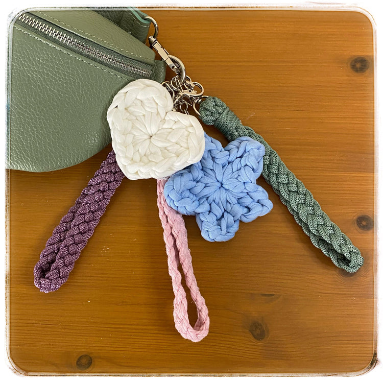#07 Bag & key charms